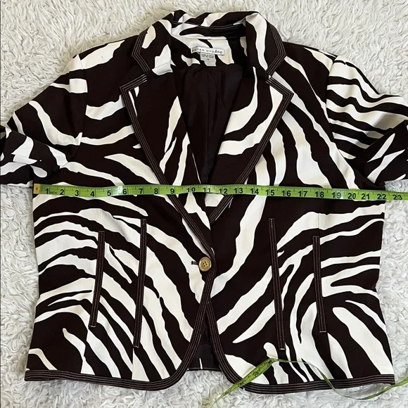 Peter Nygard Zebra Print Jacket Size 16 Short Sleeve Designer - Picture 9 of 12